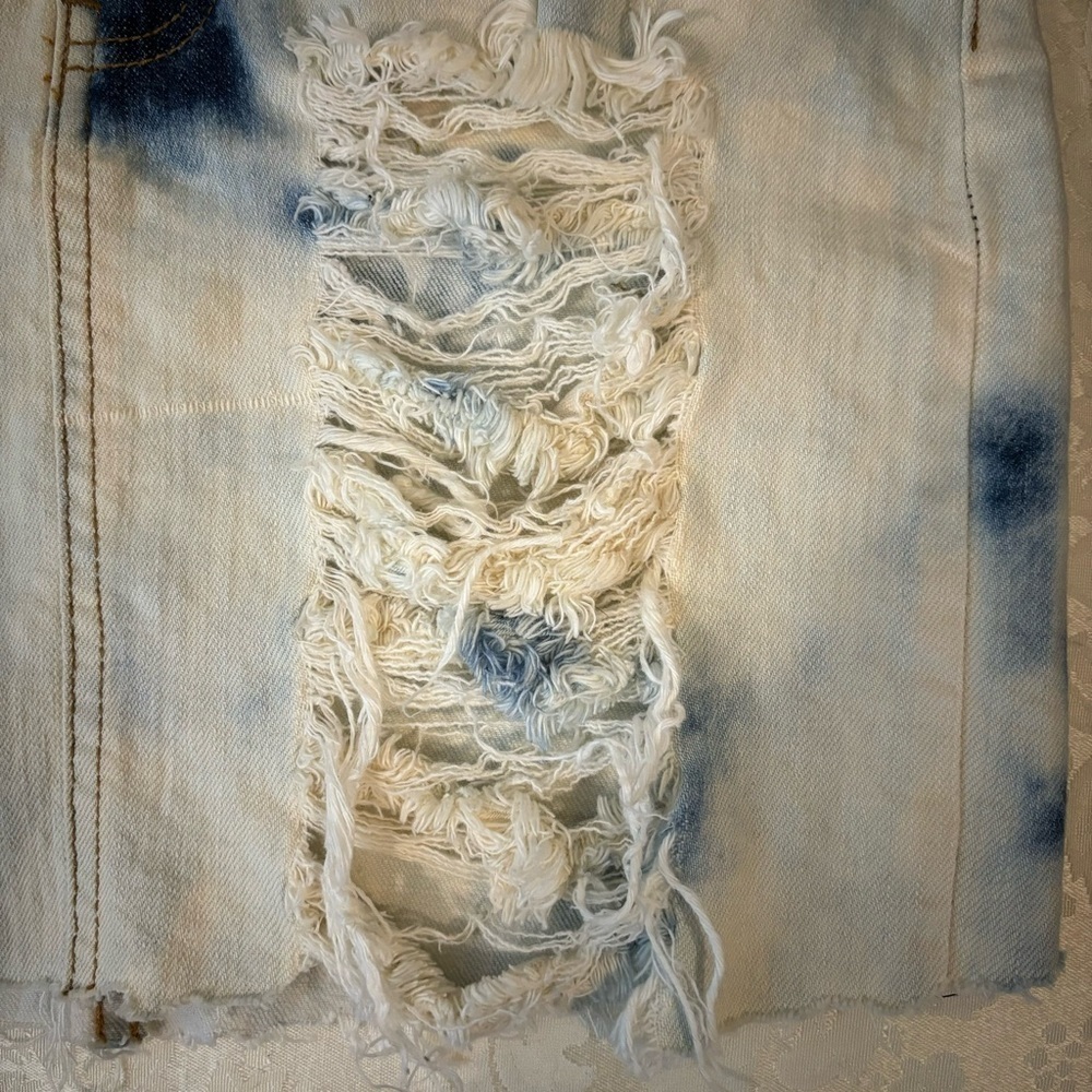 ❤️2/15 or 3/$21❤️ Fashion Nova Aphrodite Denim Skirt, Size Medium - Picture 5 of 13